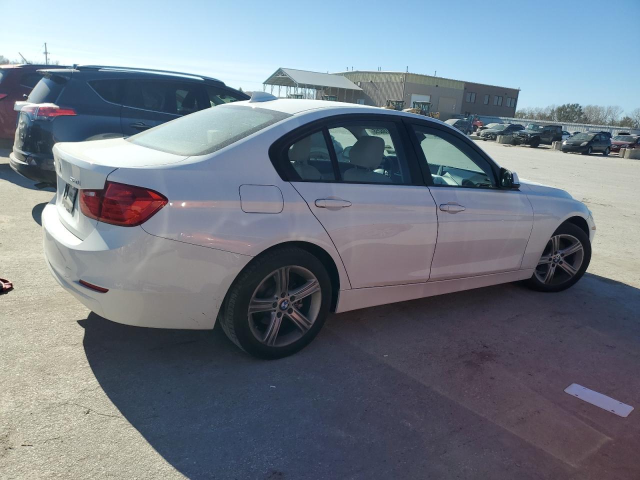 2015 BMW 320 I xDrive - zdjęcie 3