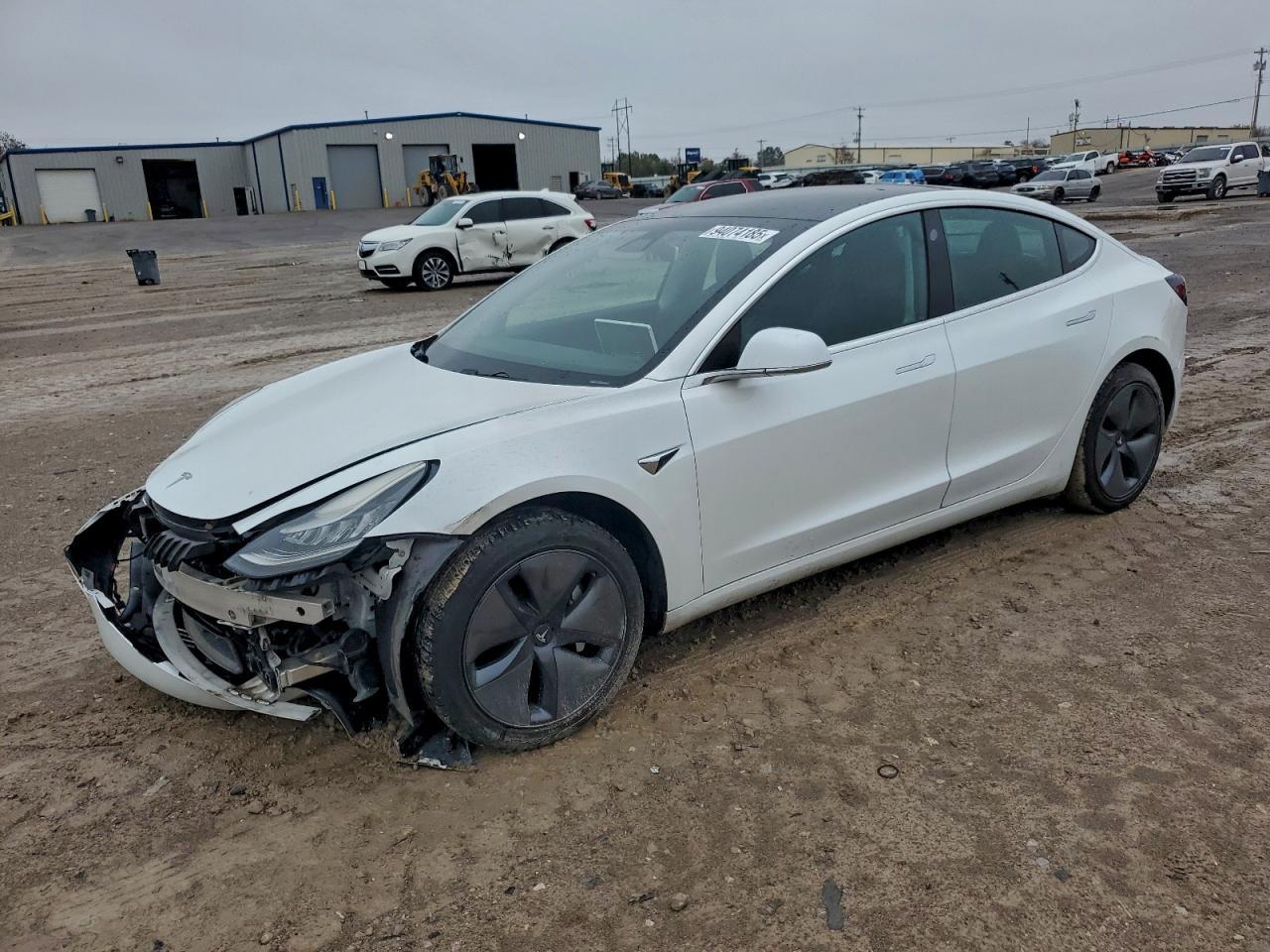 2019 Tesla Model 3 - zdjęcie główne