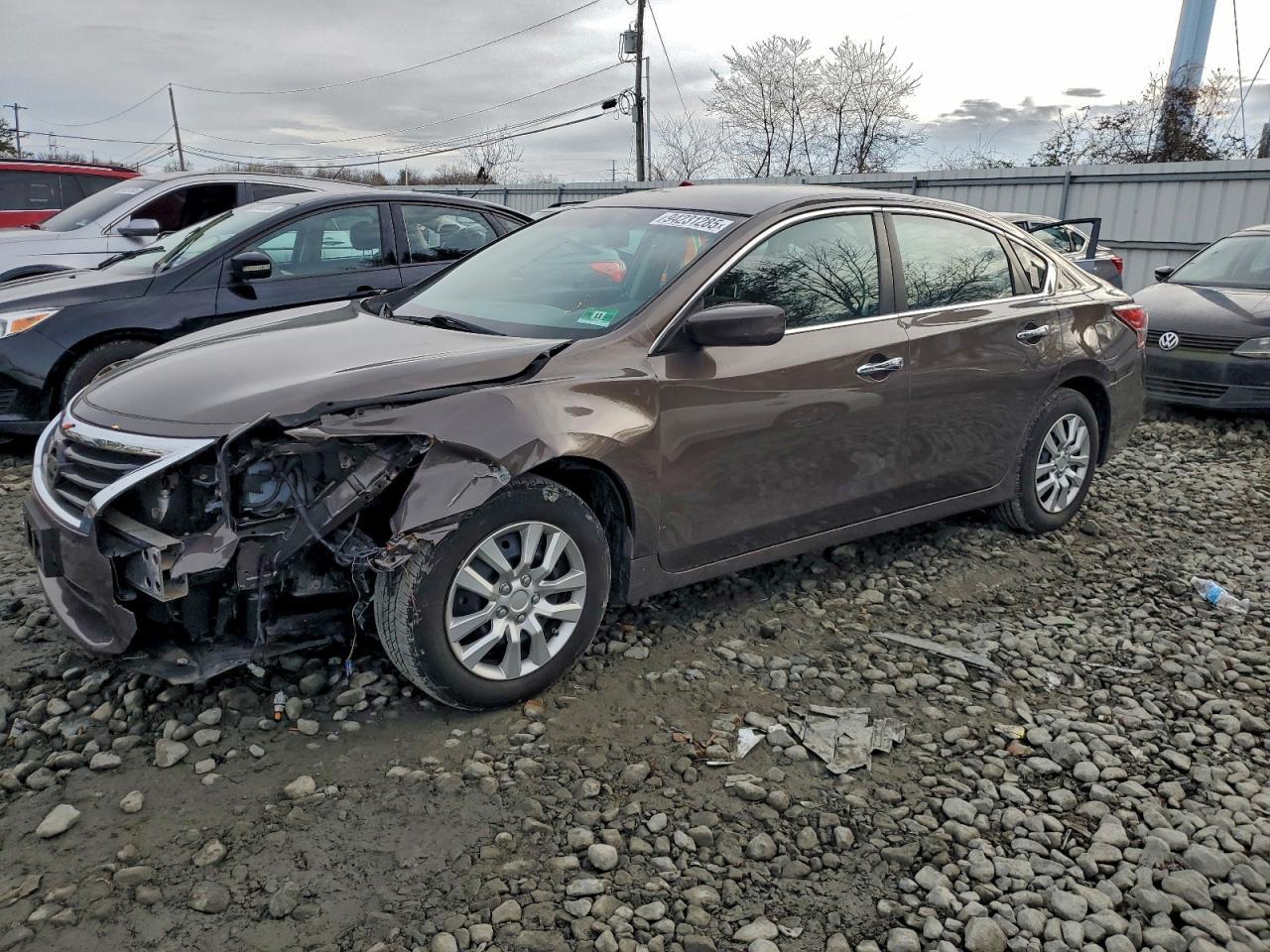 2015 Nissan Altima - zdjęcie główne