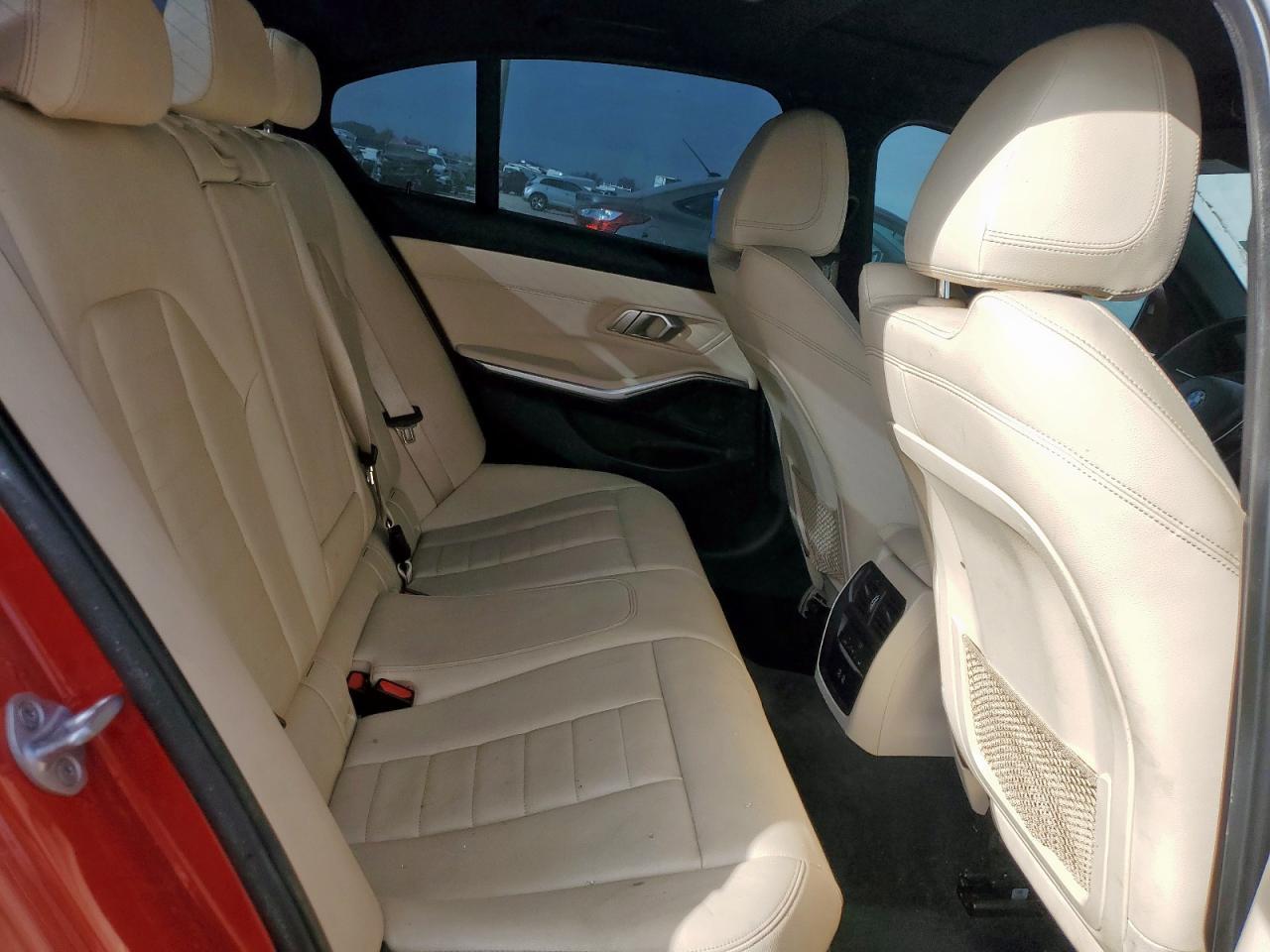 2021 BMW 330I - zdjęcie 10