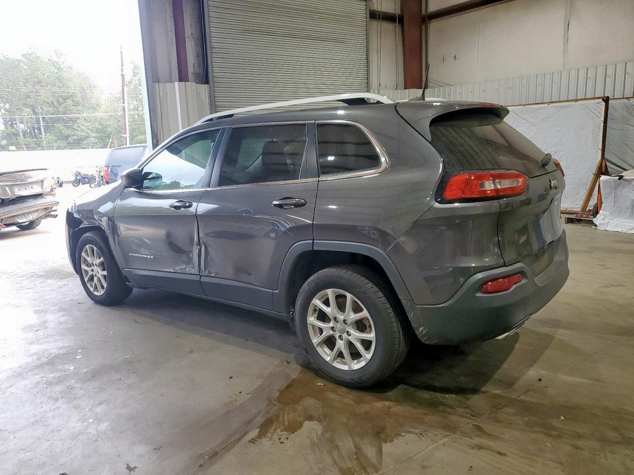 2017 Jeep Cherokee - zdjęcie 2