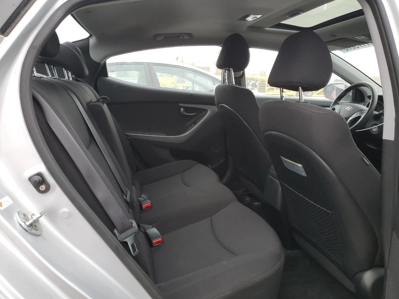 2016 Hyundai Elantra - zdjęcie 10