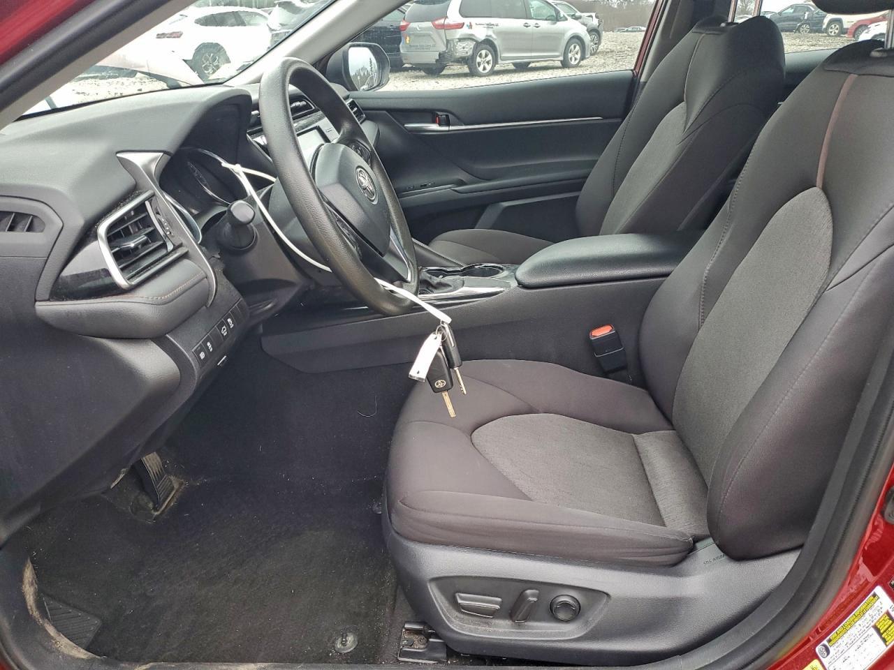 2020 Toyota Camry Le - zdjęcie 7