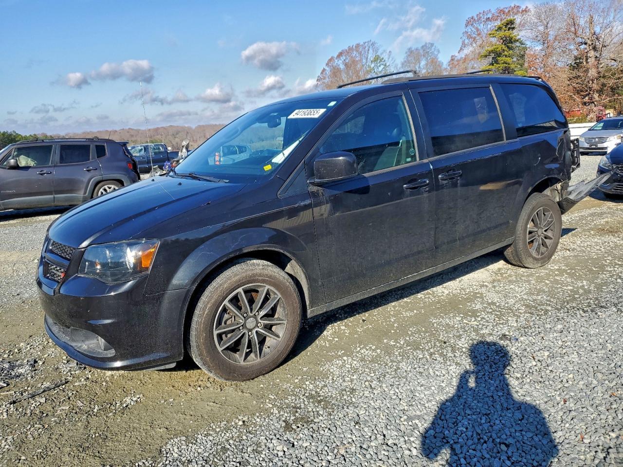 2019 Dodge Caravan - zdjęcie główne