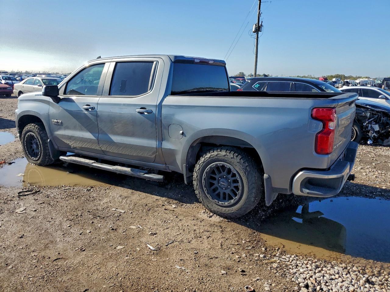 2020 Chevrolet Silverado C1500 Lt - zdjęcie 2