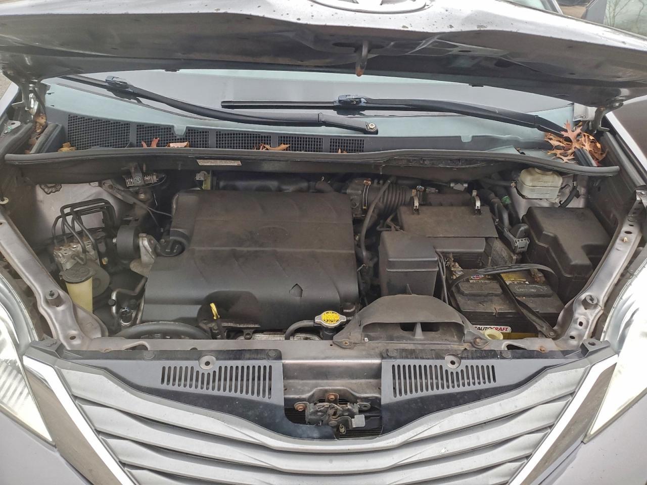 2013 Toyota Sienna Xle - zdjęcie 12