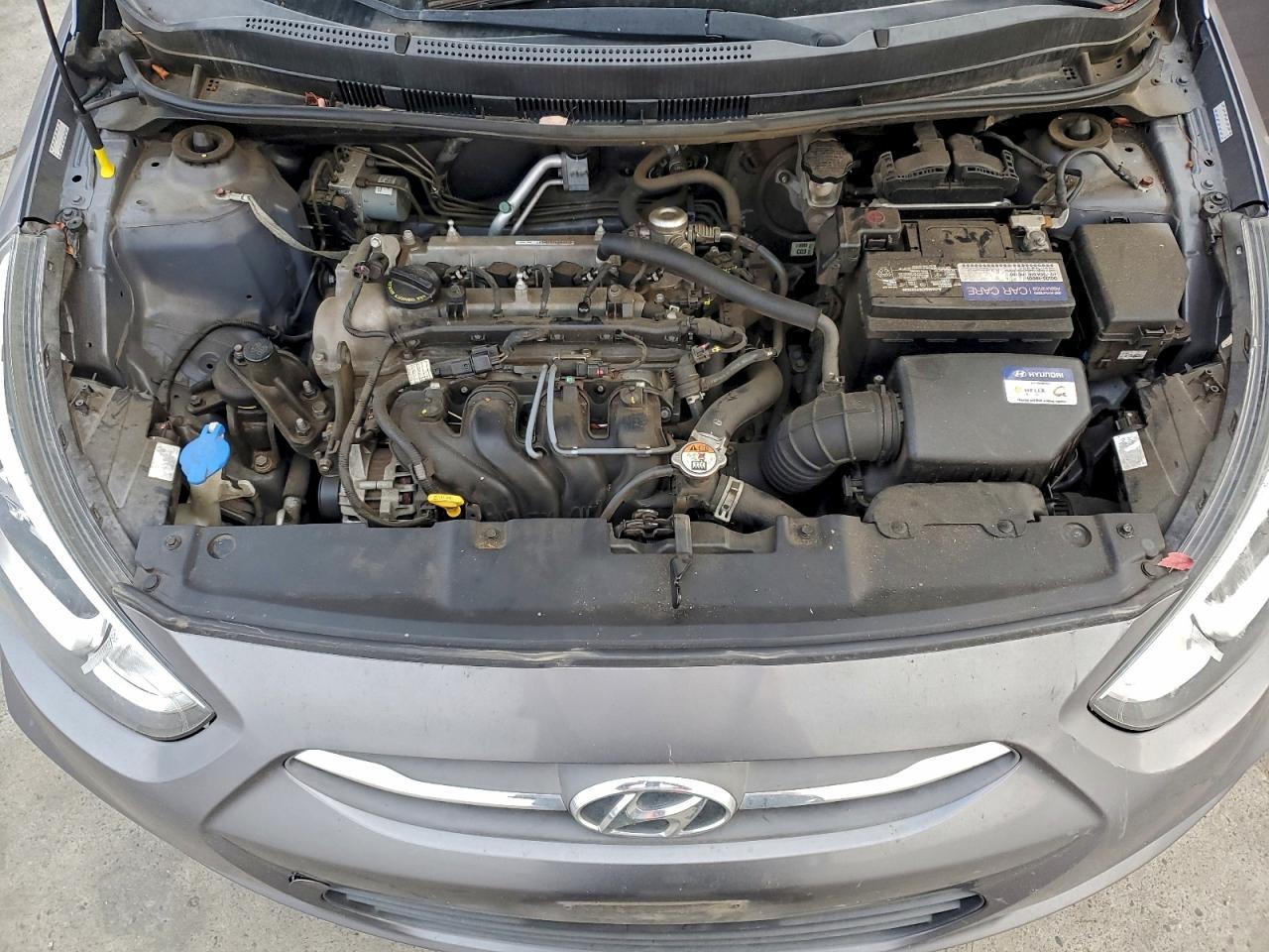 2016 Hyundai Accent - zdjęcie 11