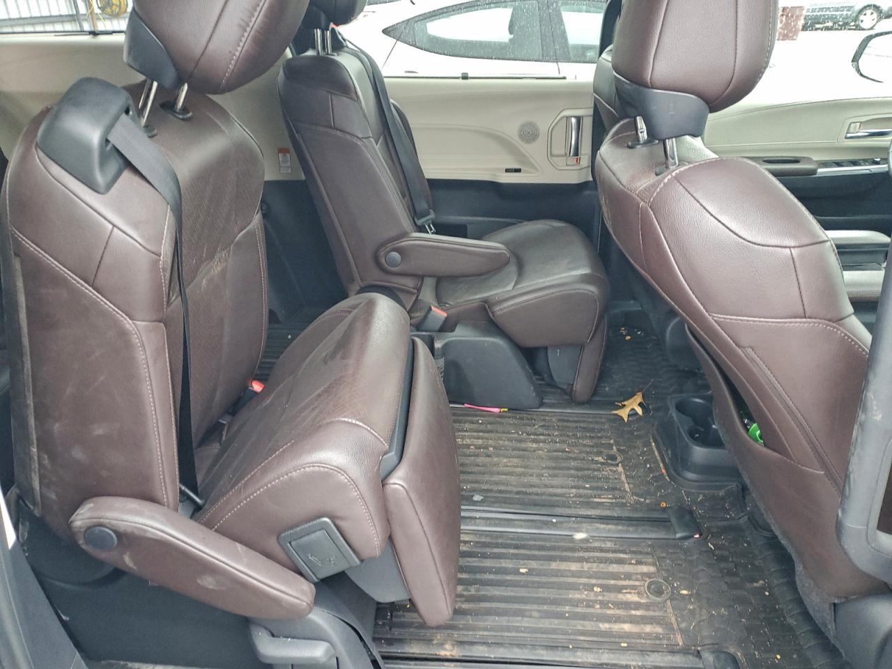 2022 Toyota Sienna - zdjęcie 11