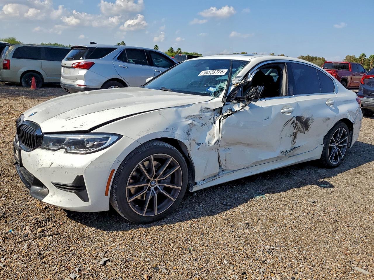 2020 BMW 330I - zdjęcie główne