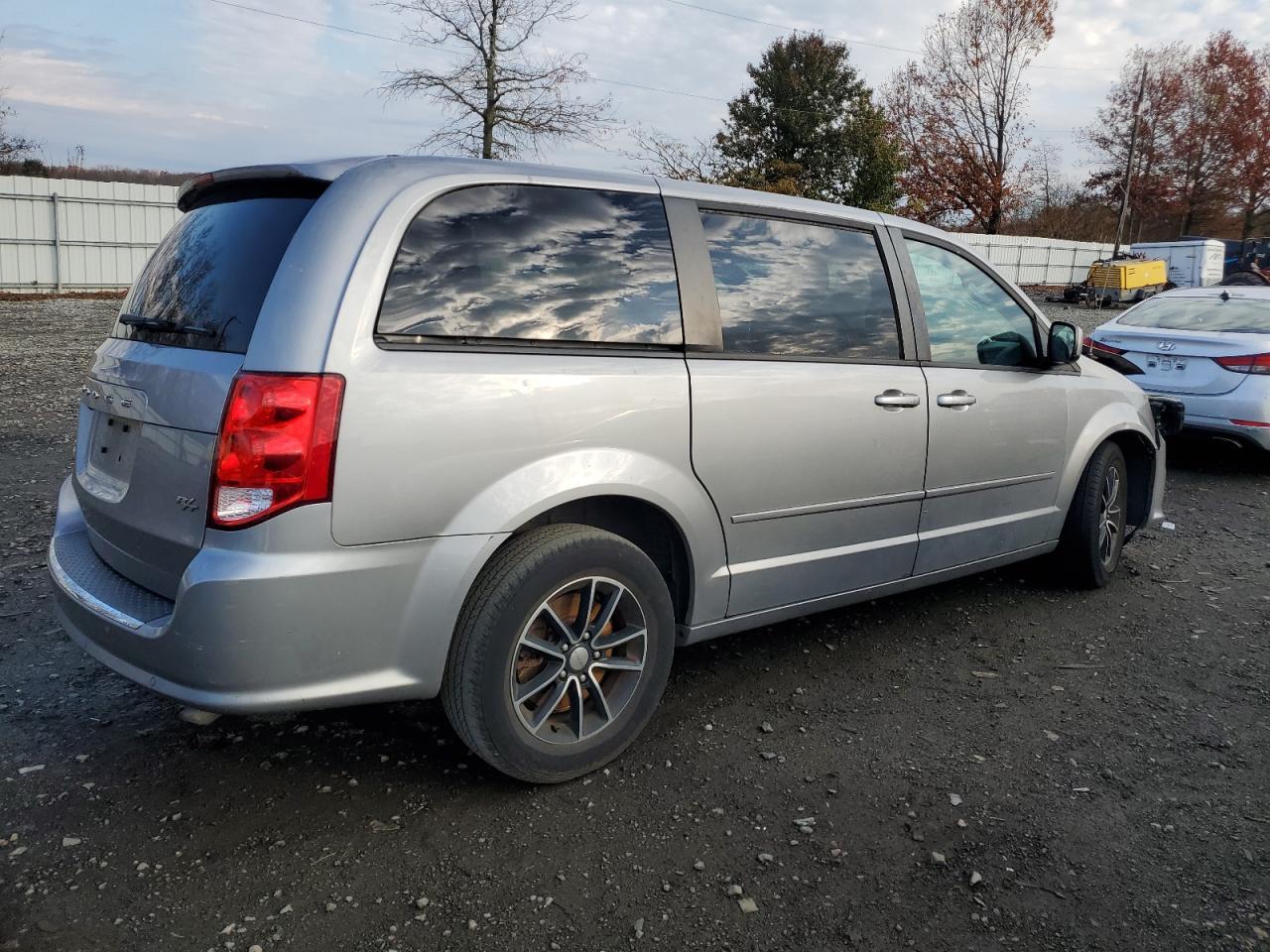 2016 Dodge Grand Caravan R/T - zdjęcie 3