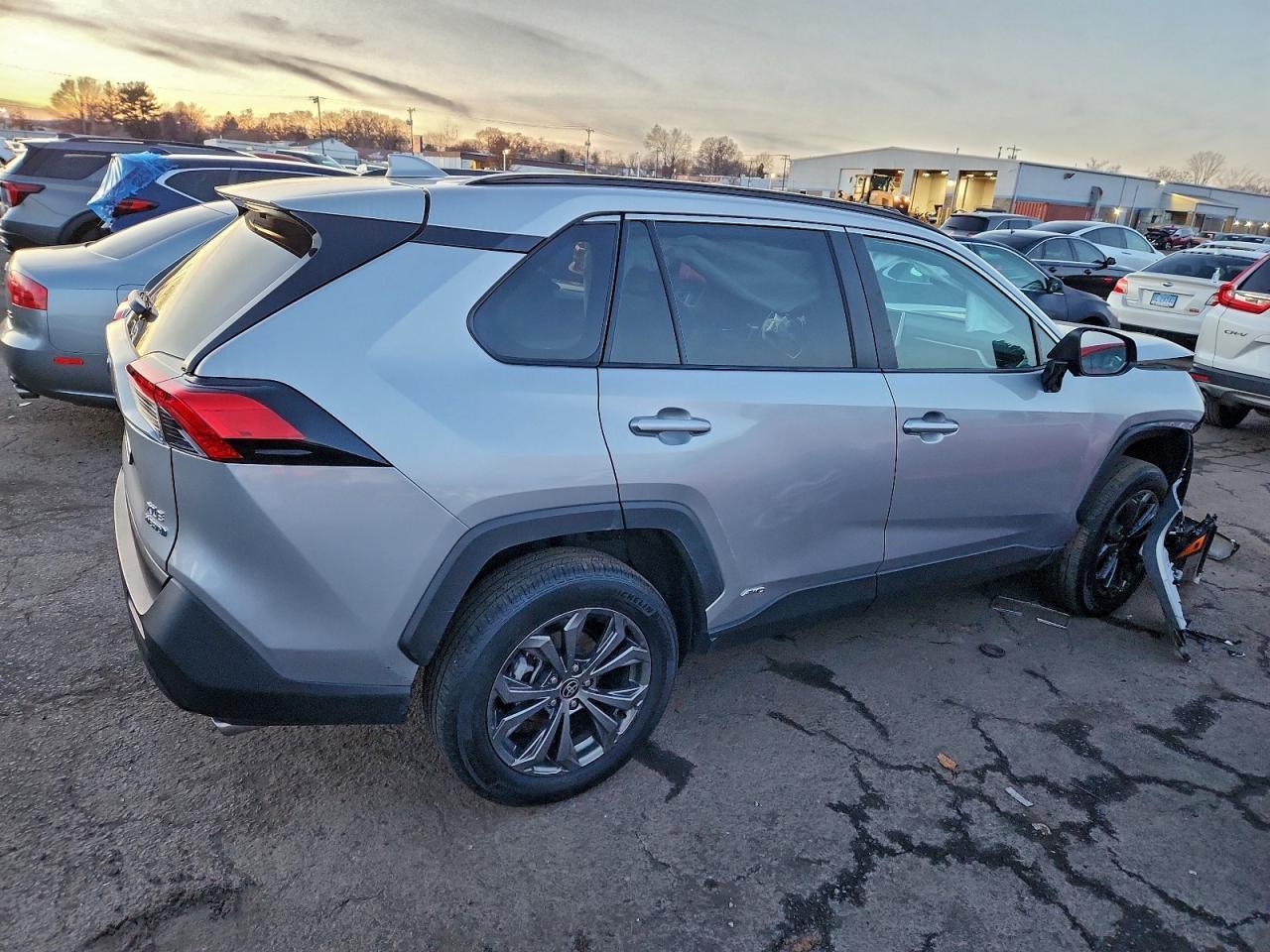 2024 Toyota RAV 4 - zdjęcie 3