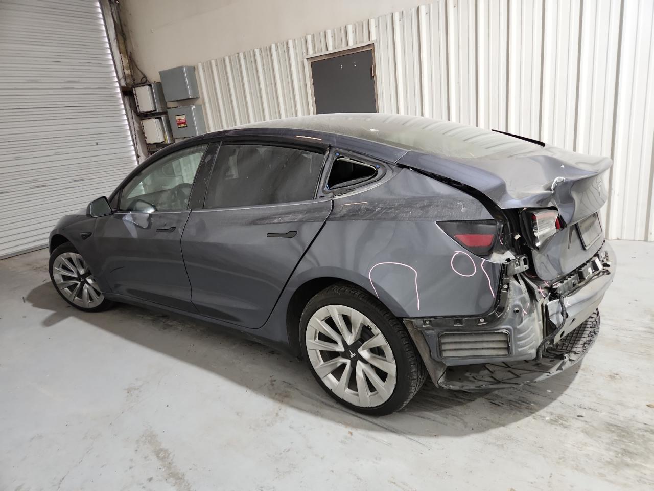 2022 Tesla Model 3 - zdjęcie 2