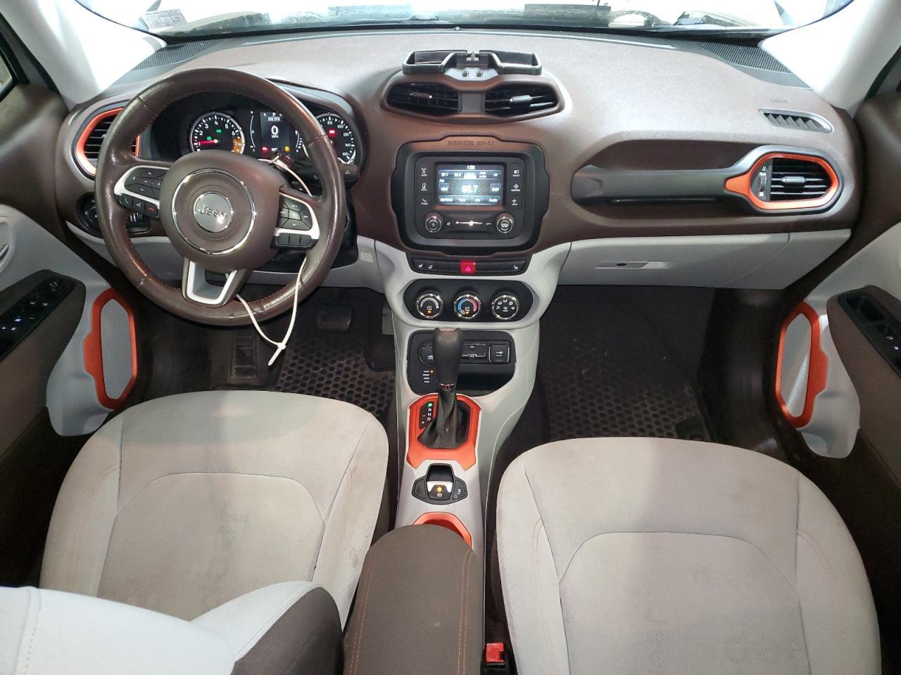 2016 Jeep Renegade - zdjęcie 8