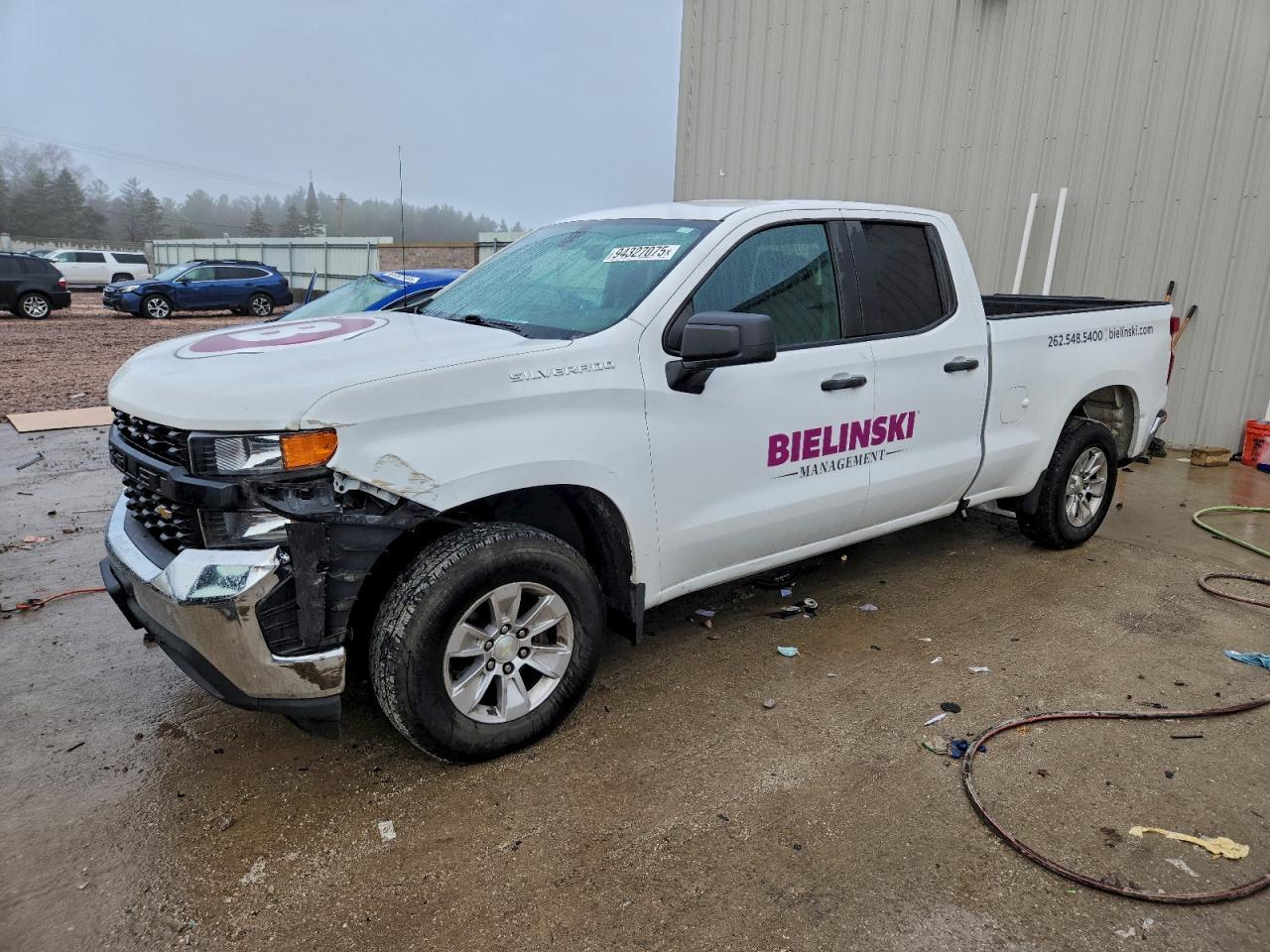 2019 Chevrolet Silverado - zdjęcie główne