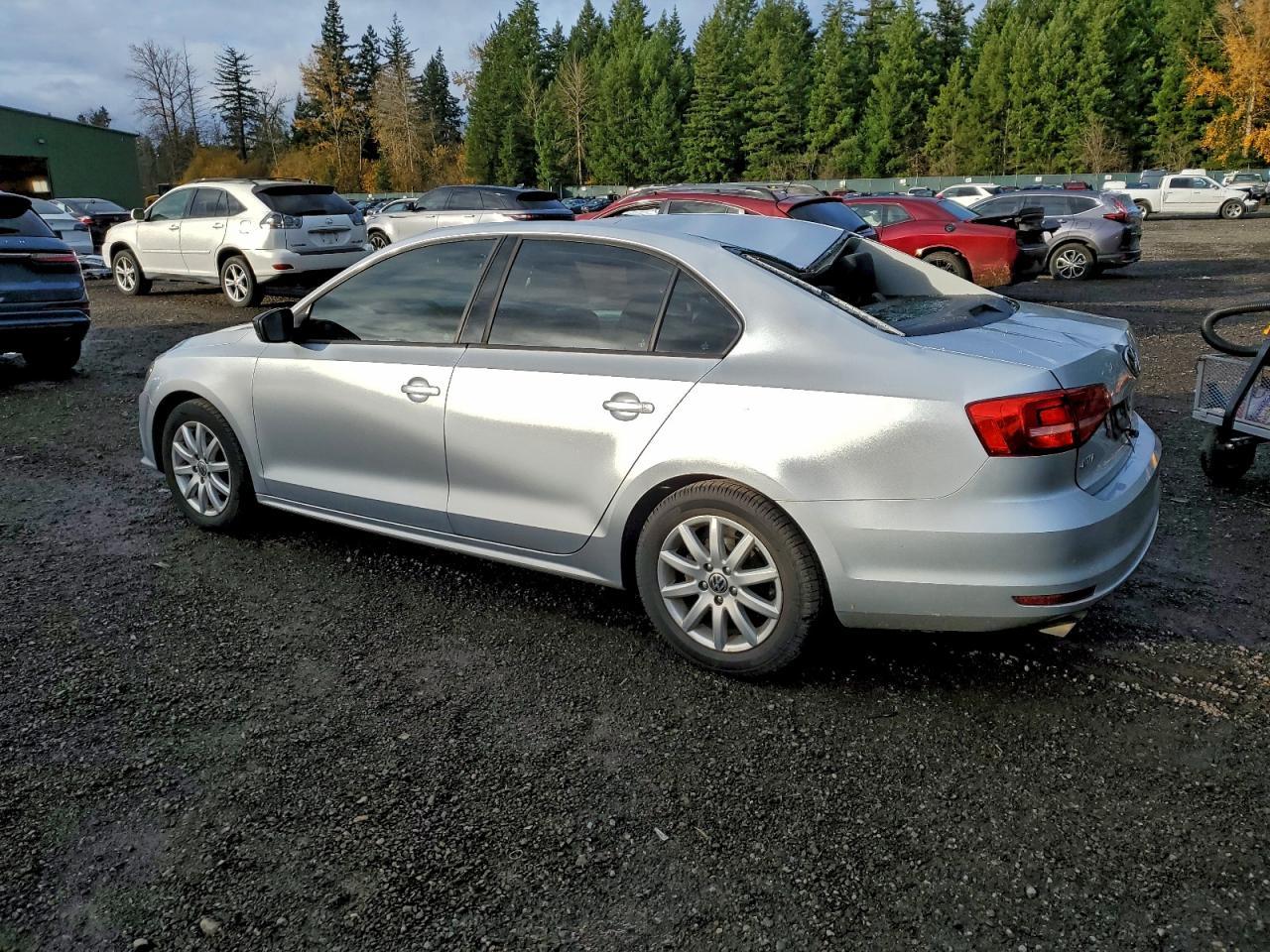 2015 Volkswagen Jetta - zdjęcie 2
