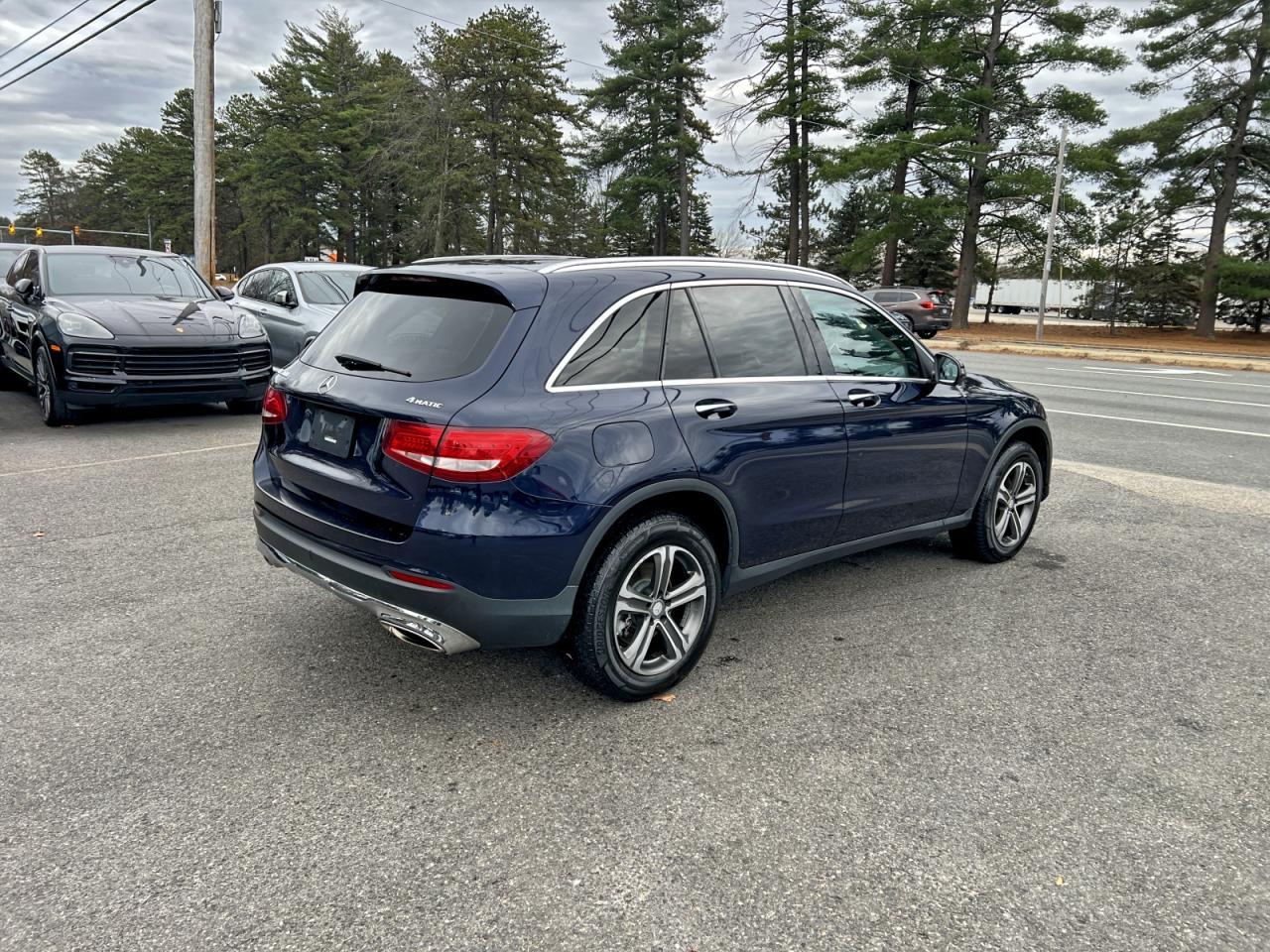 2016 Mercedes-Benz GLC - zdjęcie 4