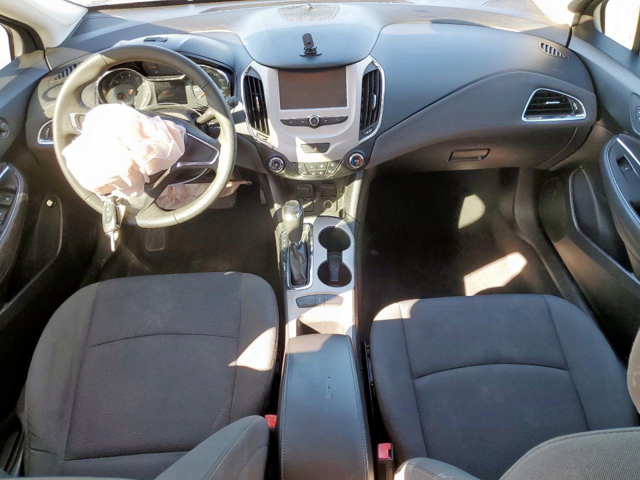 2018 Chevrolet Cruze - zdjęcie 8