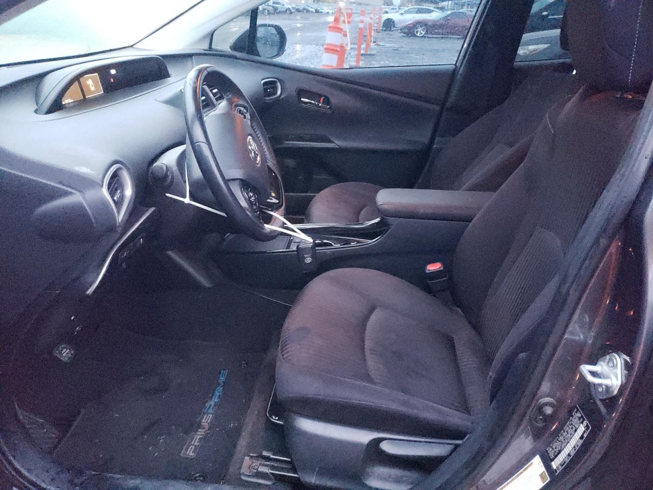 2021 Toyota Prius Prime Le - zdjęcie 7