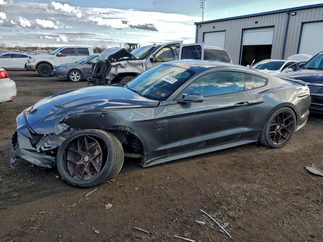 2019 Ford Mustang Gt - zdjęcie główne