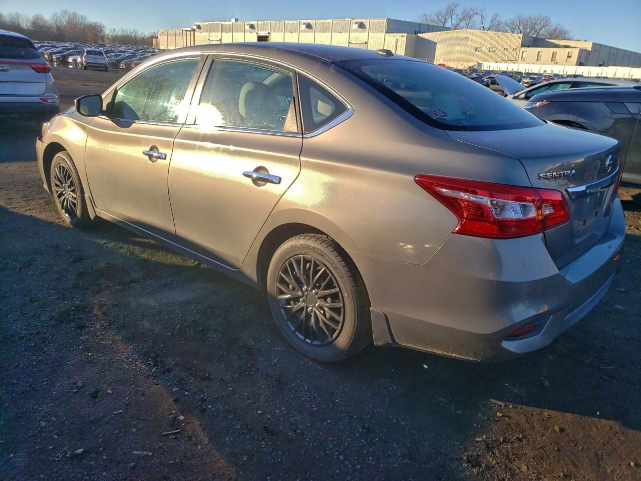 2017 Nissan Sentra - zdjęcie 2