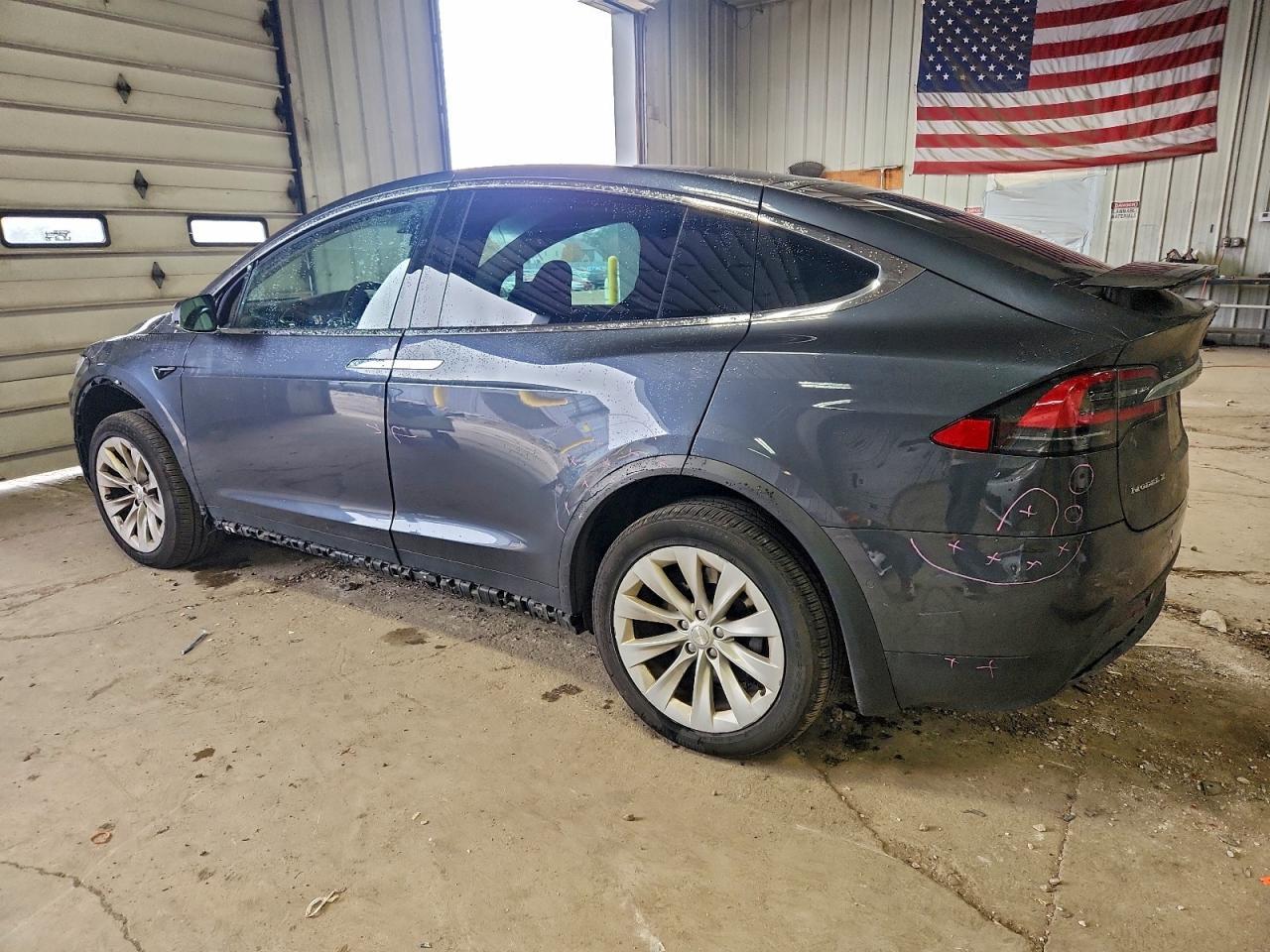 2016 Tesla Model X - zdjęcie 2