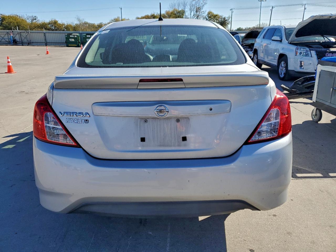 2017 Nissan Versa S - zdjęcie 6