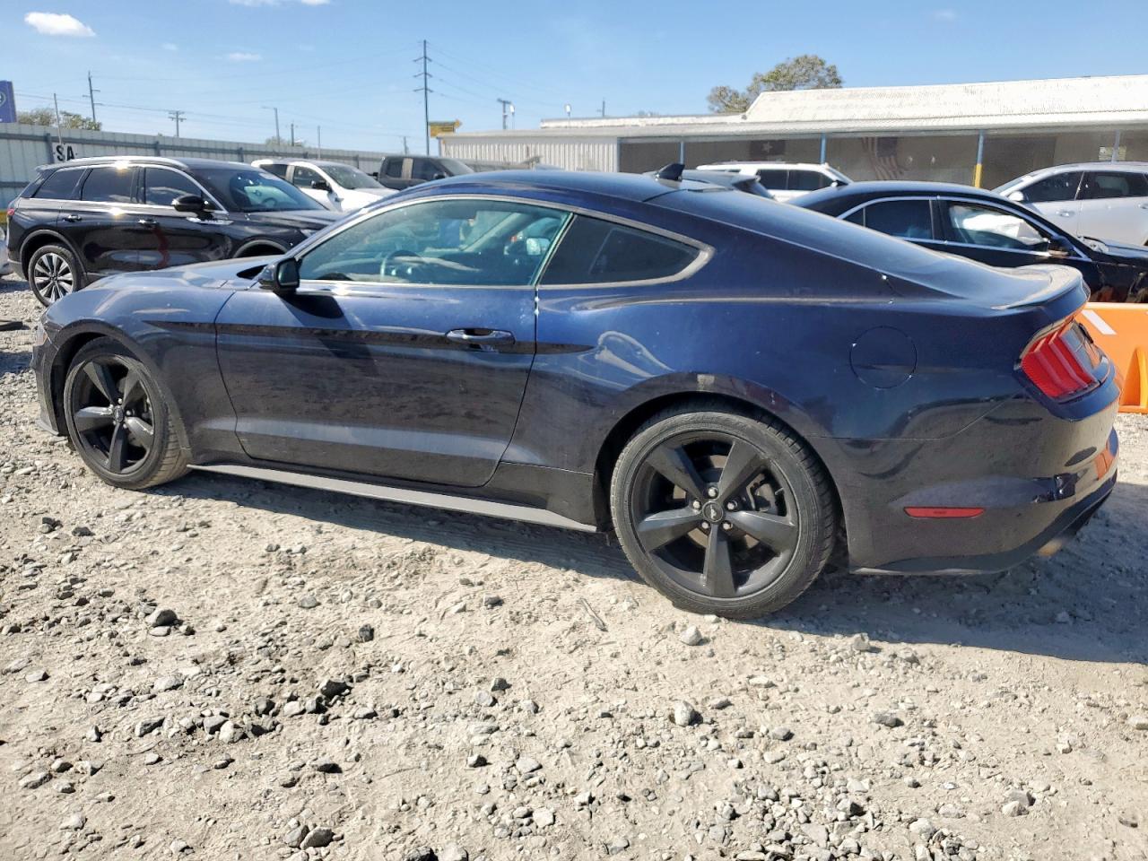 2021 Ford Mustang - zdjęcie 3