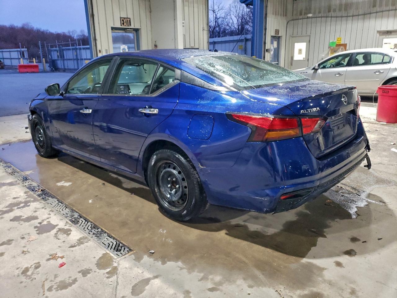 2020 Nissan Altima - zdjęcie 2