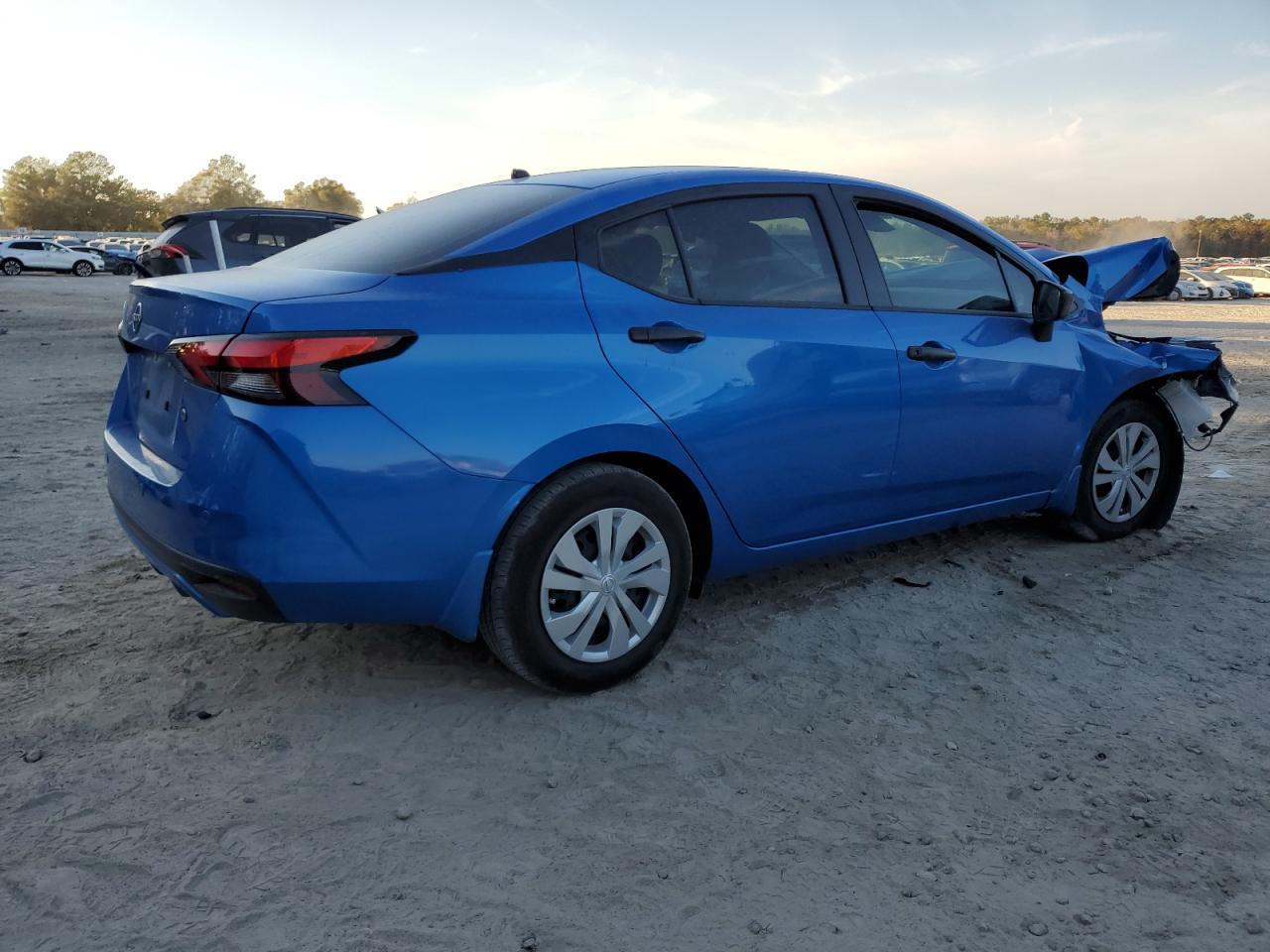 2023 Nissan Versa - zdjęcie 3