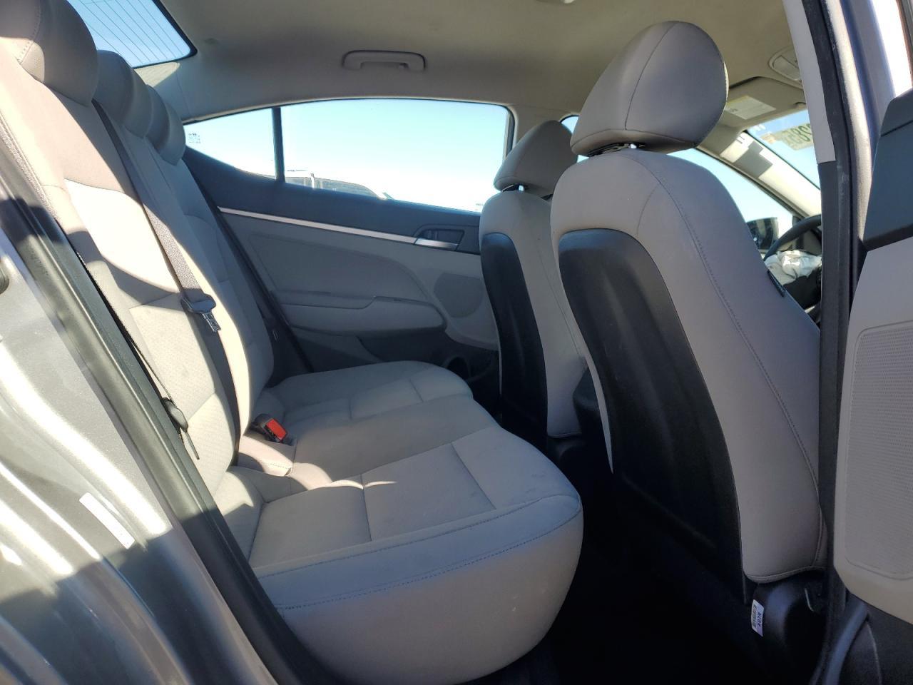 2020 Hyundai Elantra Se - zdjęcie 10