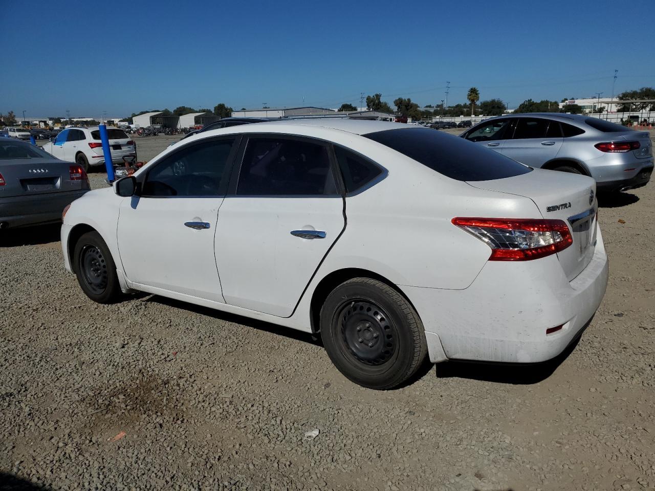 2014 Nissan Sentra S - zdjęcie 2