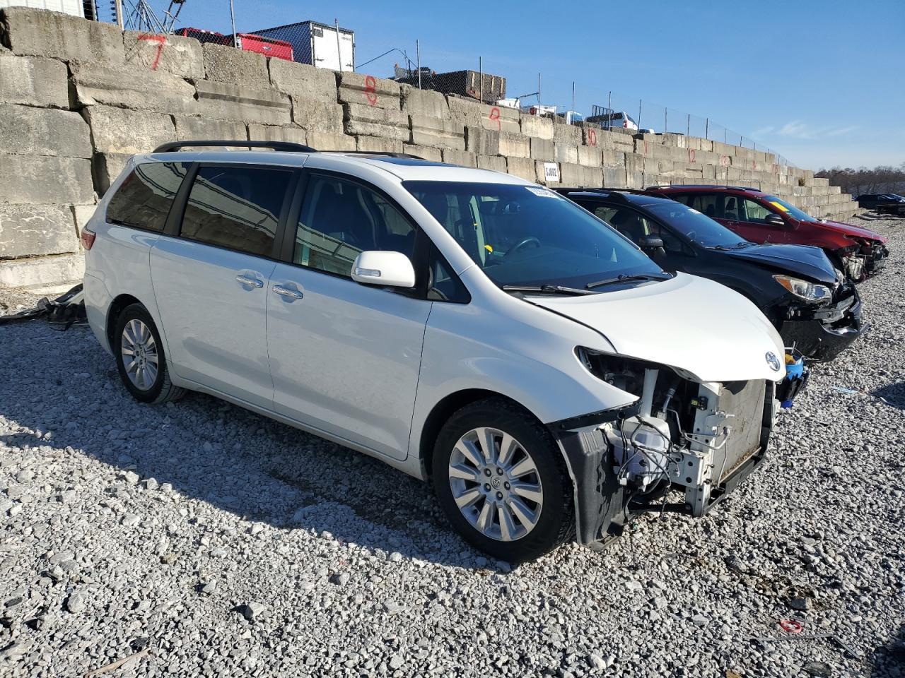 2015 Toyota Sienna Xle - zdjęcie 4