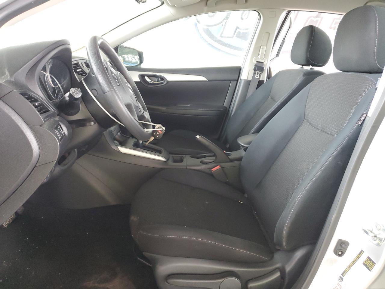 2019 Nissan Sentra S - zdjęcie 7