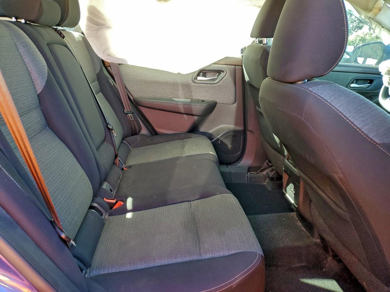 2021 Nissan Rogue - zdjęcie 11