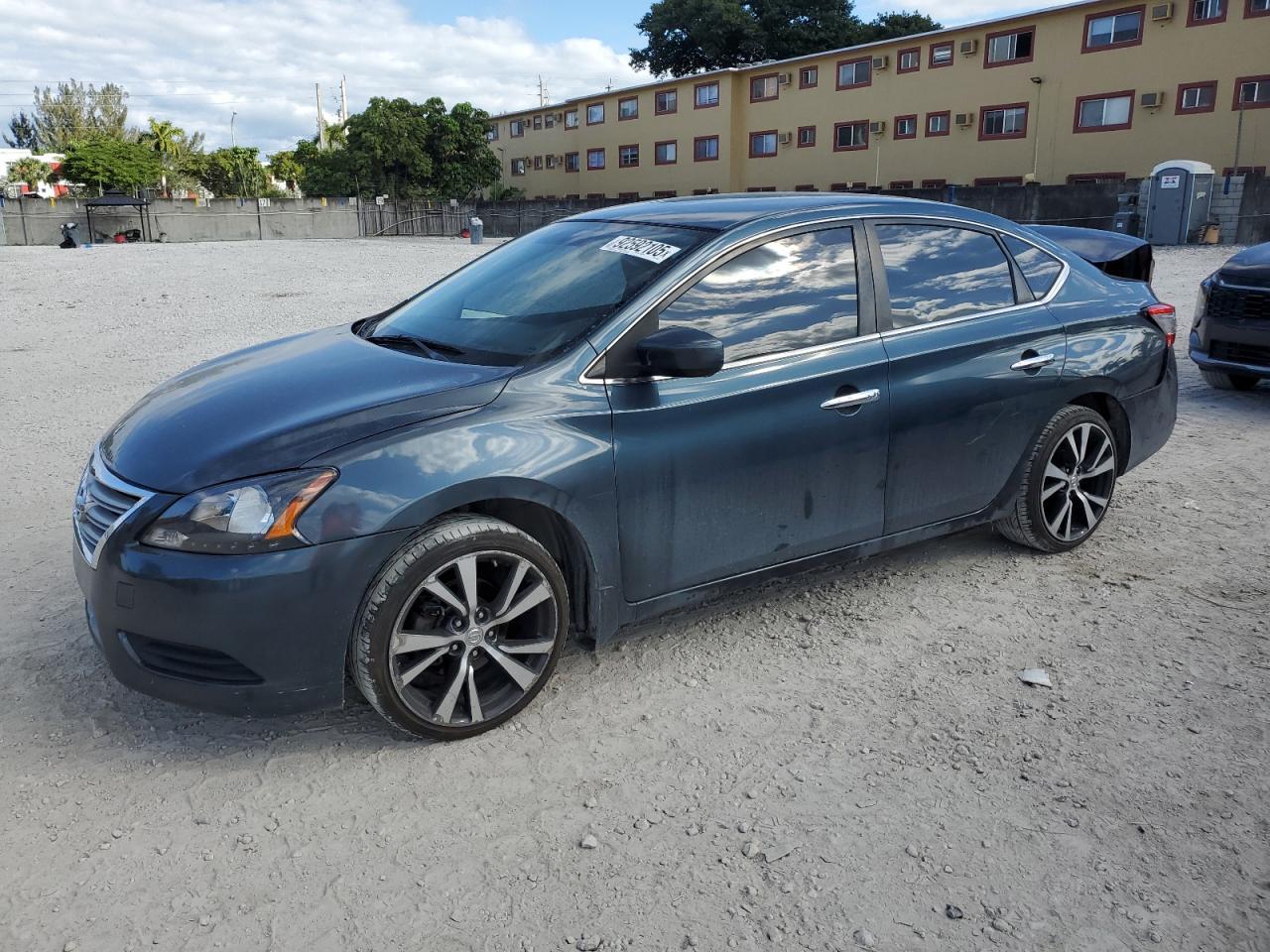 2015 Nissan Sentra - zdjęcie główne