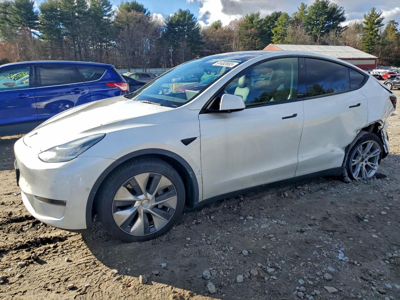 2022 Tesla Model Y - zdjęcie główne