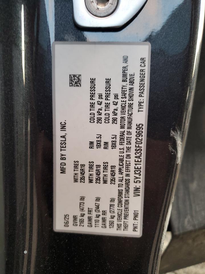 2025 Tesla Model 3 - zdjęcie 13