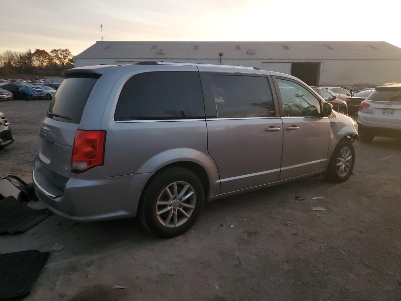 2019 Dodge Grand Caravan Sxt - zdjęcie 3