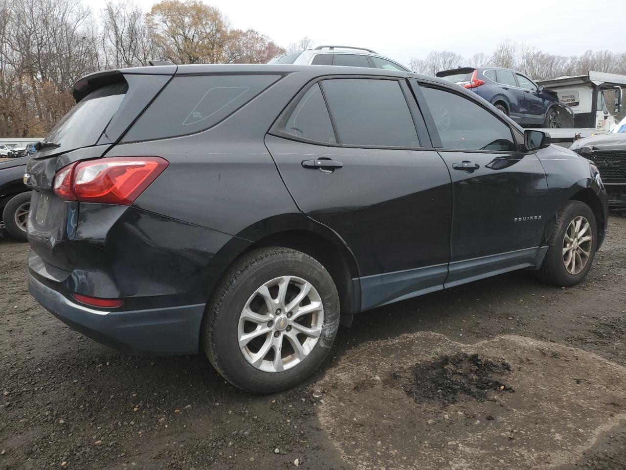 2018 Chevrolet Equinox Ls - zdjęcie 3