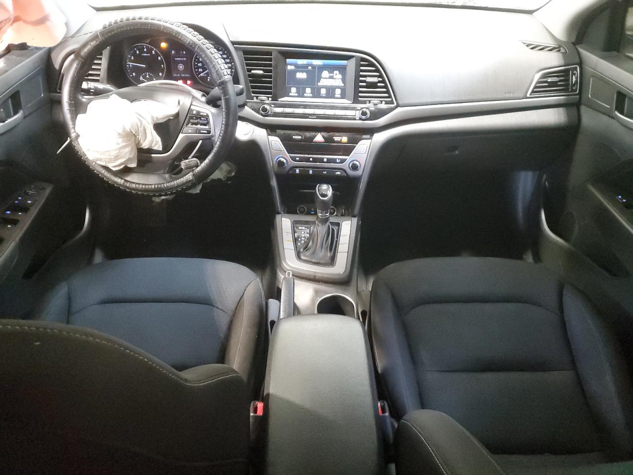 2017 Hyundai Elantra - zdjęcie 8