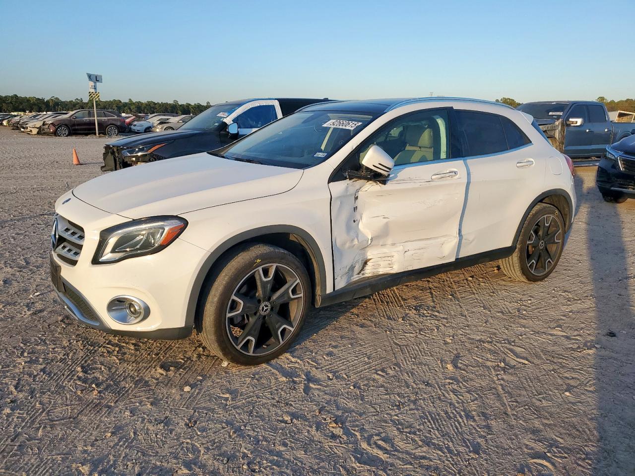 2019 Mercedes-Benz Klasa GLA - zdjęcie główne