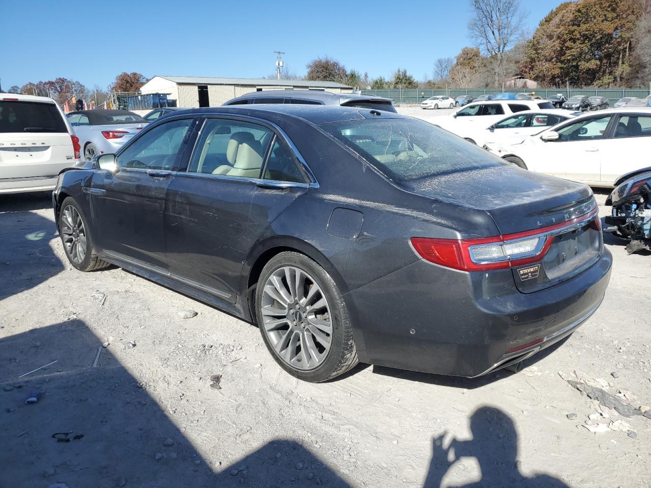 2017 Lincoln Continental - zdjęcie 2