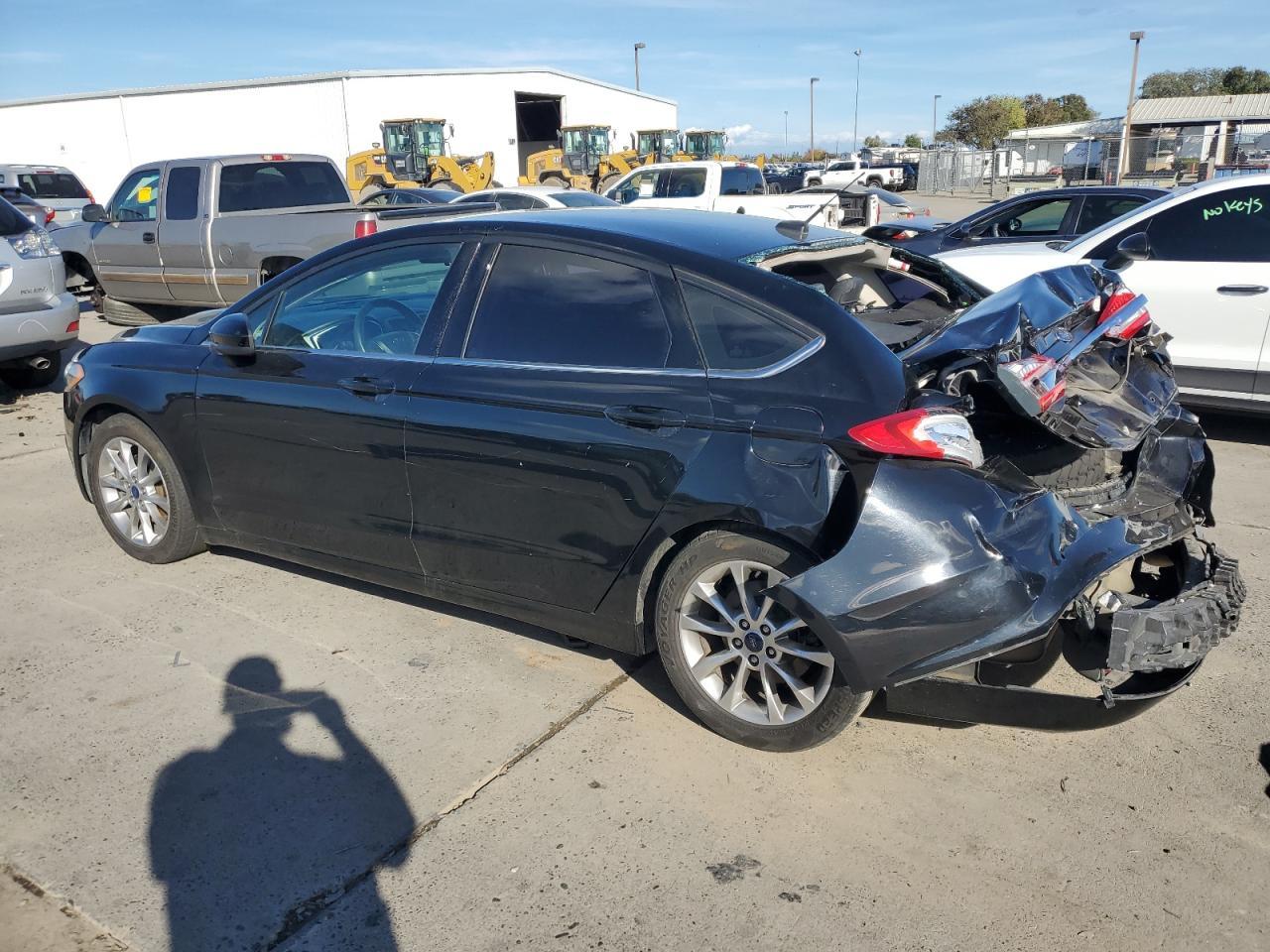 2017 Ford Fusion - zdjęcie 2