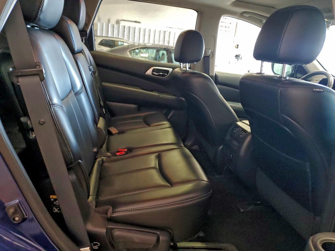 2017 Nissan Pathfinder - zdjęcie 11