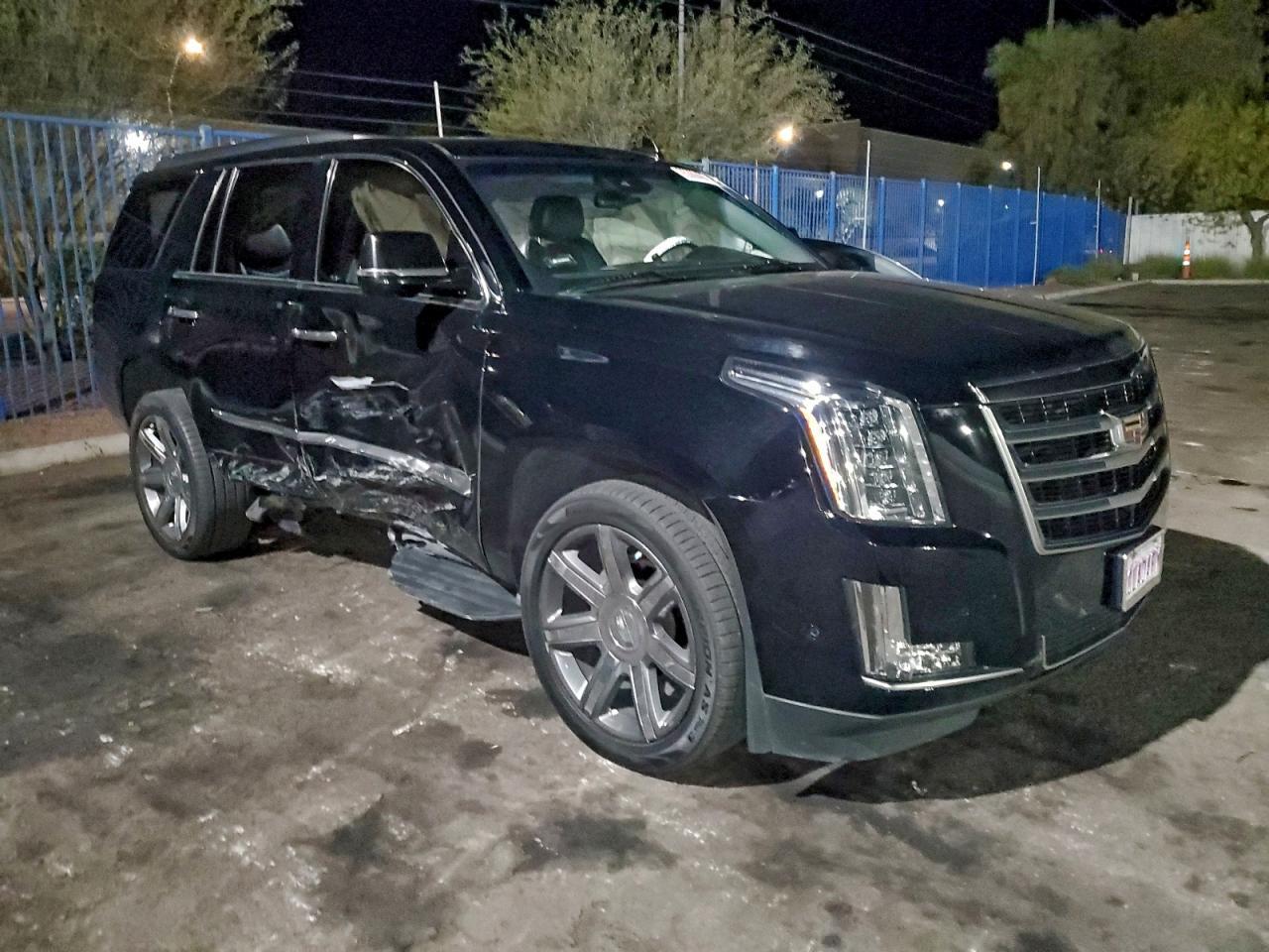 2019 Cadillac Escalade - zdjęcie 4