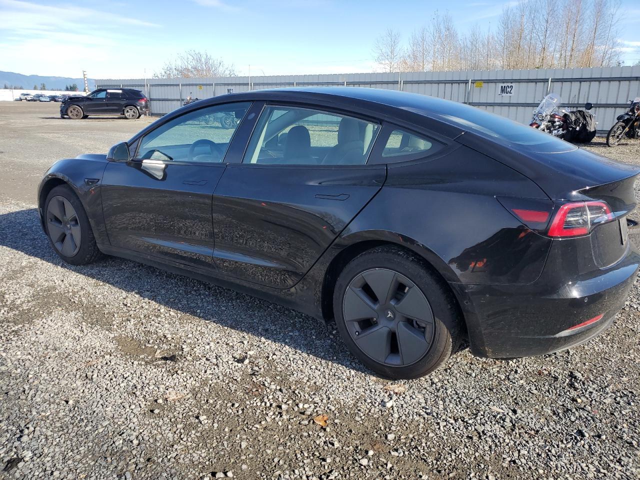 2022 Tesla Model 3 - zdjęcie 2