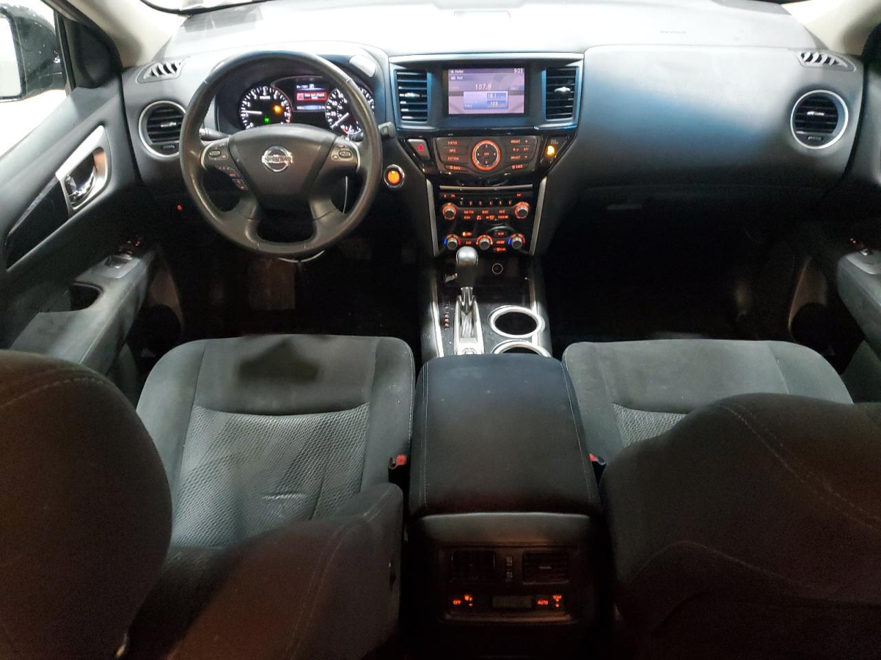 2016 Nissan Pathfinder - zdjęcie 8