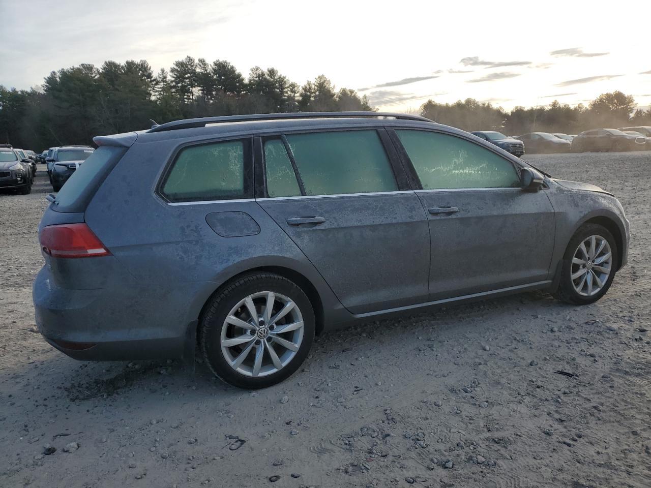 2017 Volkswagen Golf Sportsvan - zdjęcie 3