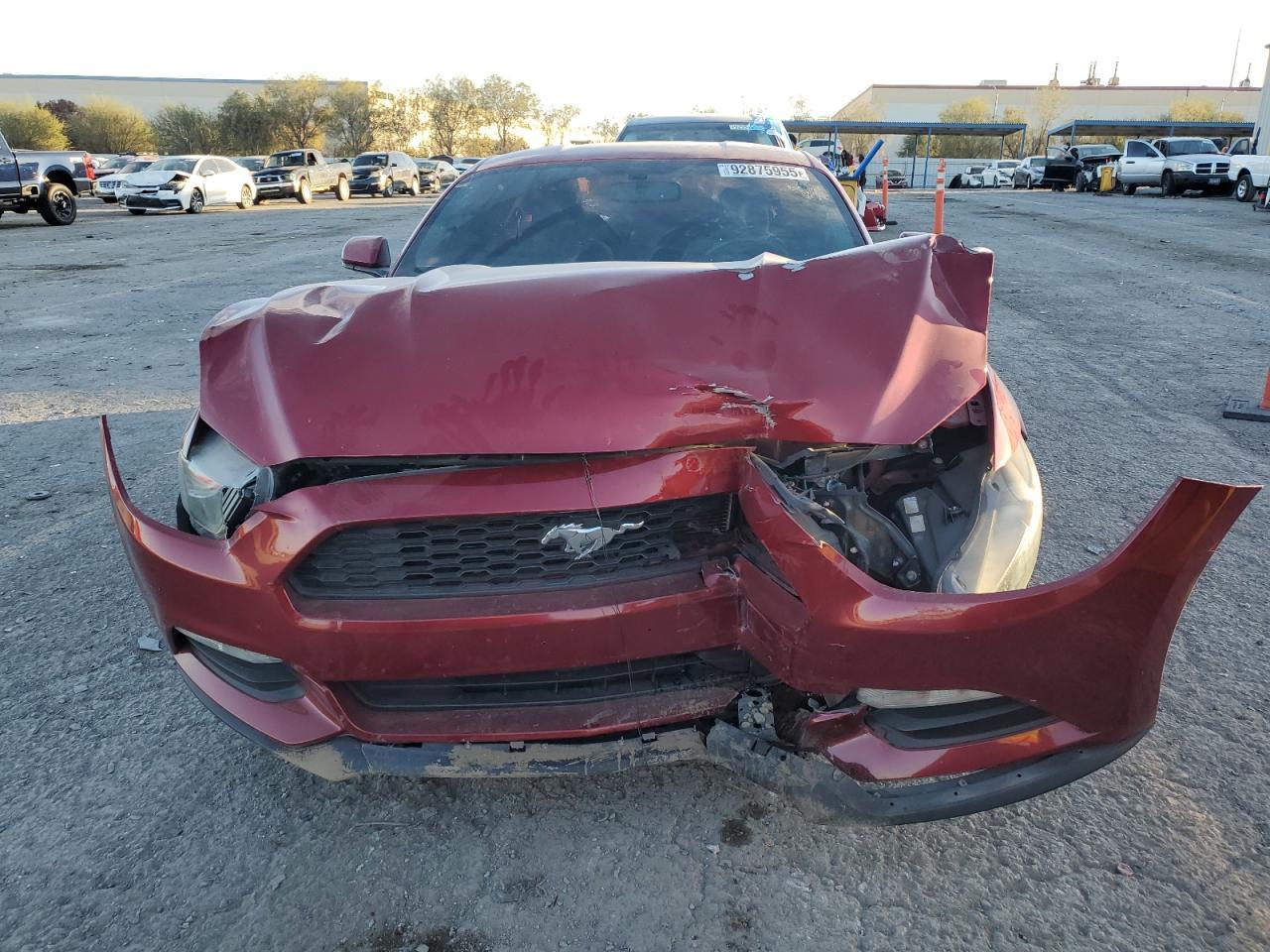 2015 Ford Mustang - zdjęcie 5