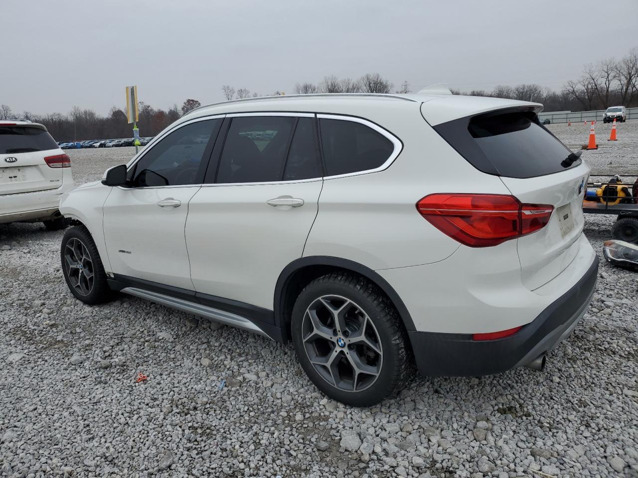 2016 BMW X1 - zdjęcie 2